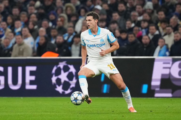 皇冠体育线上-意媒：马赛满意帕瓦尔的表现，但目前尚未决定是否从国米买断球员